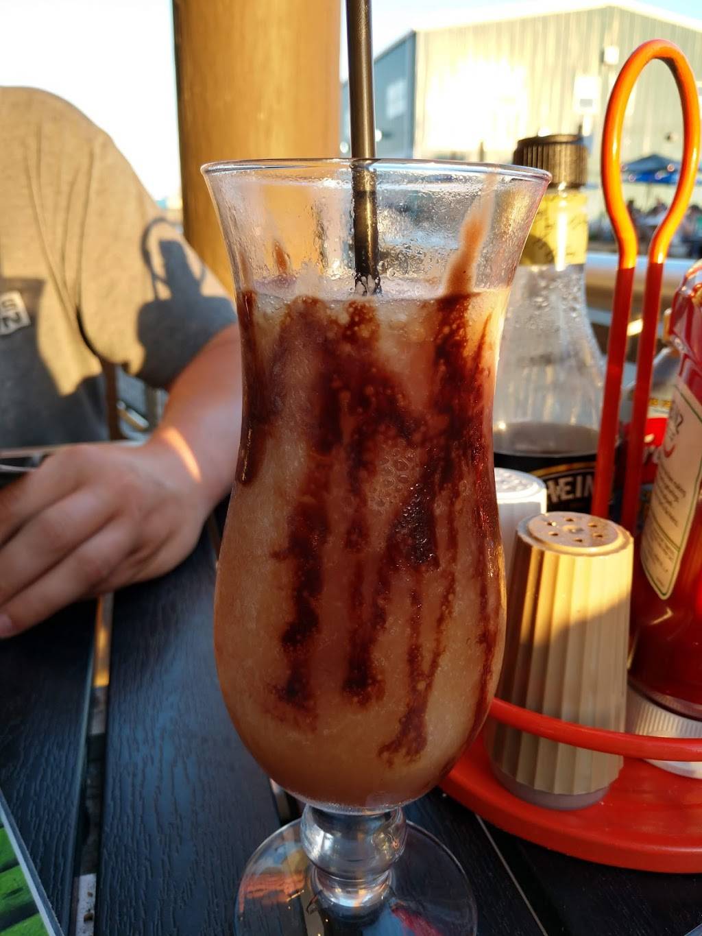 Captn Jacks Island Grill | restaurant | 2705 Boardwalk, Wildwood, NJ 08260, USA | 6095231700 OR +1 609-523-1700