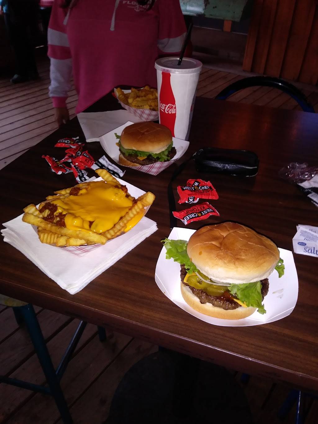 Flip-Flop Burgers | restaurant | 179 Tellico Reliance Rd, Reliance, TN 37369, USA | 4233384987 OR +1 423-338-4987