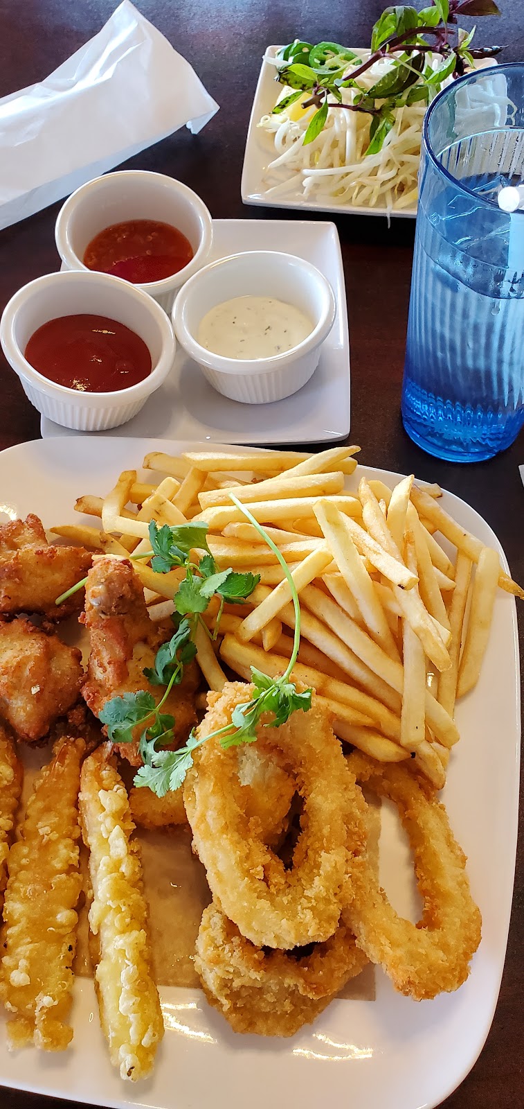 Pho Ivy II | restaurant | 501 Broadway, Sacramento, CA 95818, USA | 9164483577 OR +1 916-448-3577