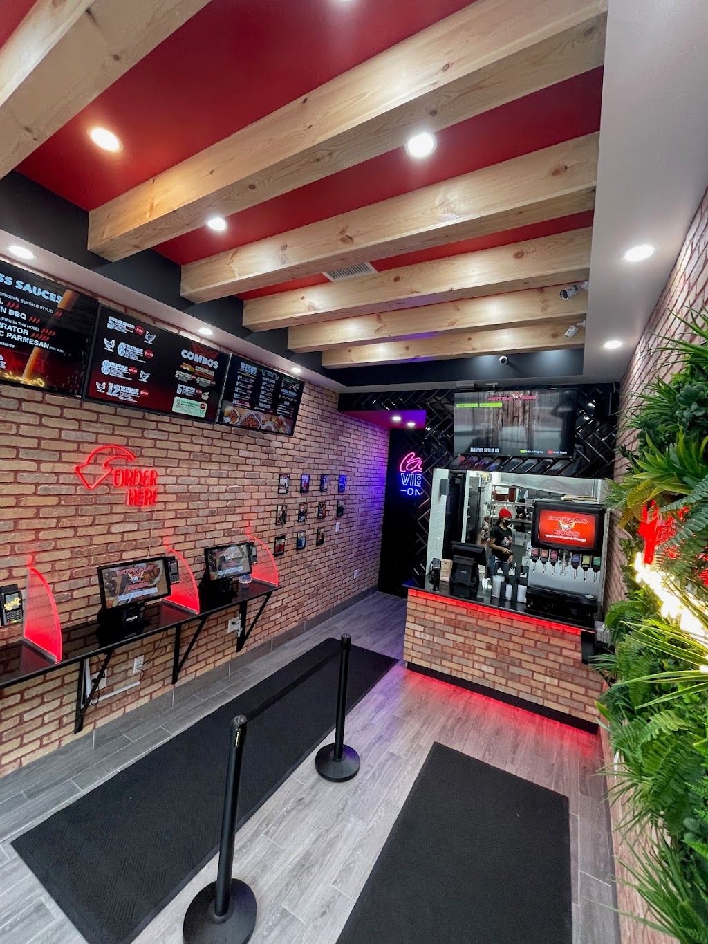 Buffalo Boss | restaurant | 291a Utica Ave, Brooklyn, NY 11213, USA | 3322372901 OR +1 332-237-2901