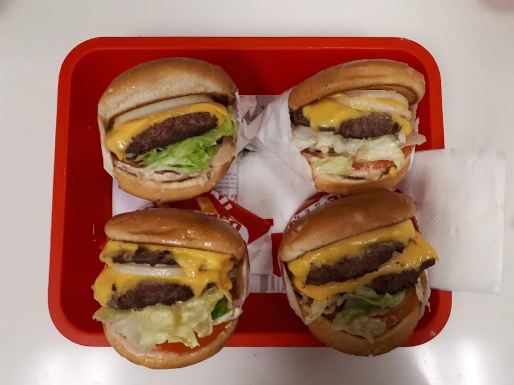 In-N-Out Burger | restaurant | 1725 Eastlake Pkwy, Chula Vista, CA 91915, USA | 8007861000 OR +1 800-786-1000