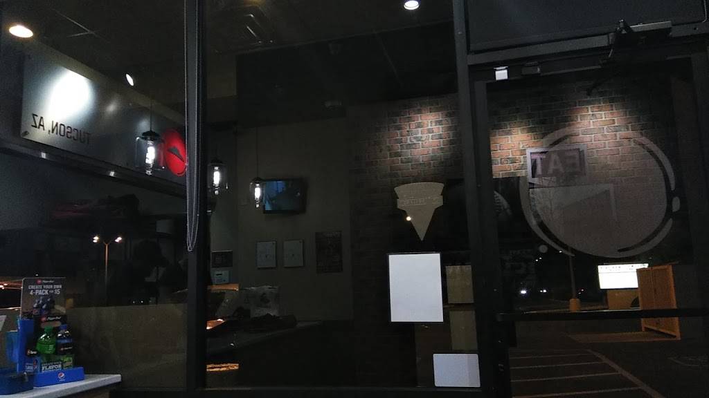 Pizza Hut | meal delivery | 9564 E Golf Links Rd, Tucson, AZ 85730, USA | 5202969273 OR +1 520-296-9273