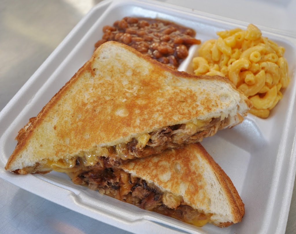 Tin Hut BBQ DuPont | restaurant | 1175 Center Dr, DuPont, WA 98327, USA | 2533258868 OR +1 253-325-8868