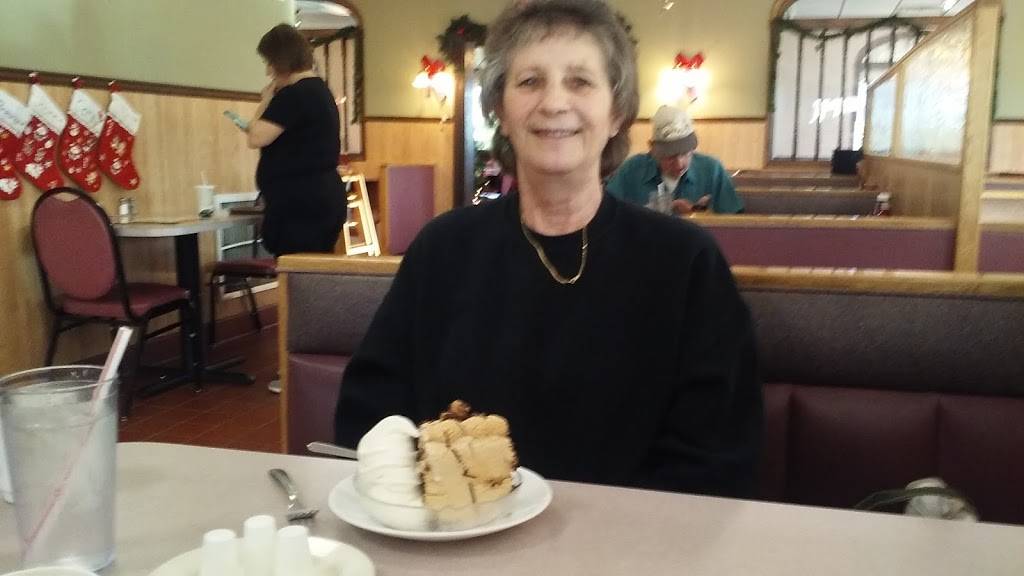 Stoners Family Restaurant | restaurant | 615 Wayne Ave, Chambersburg, PA 17201, USA | 7172632008 OR +1 717-263-2008