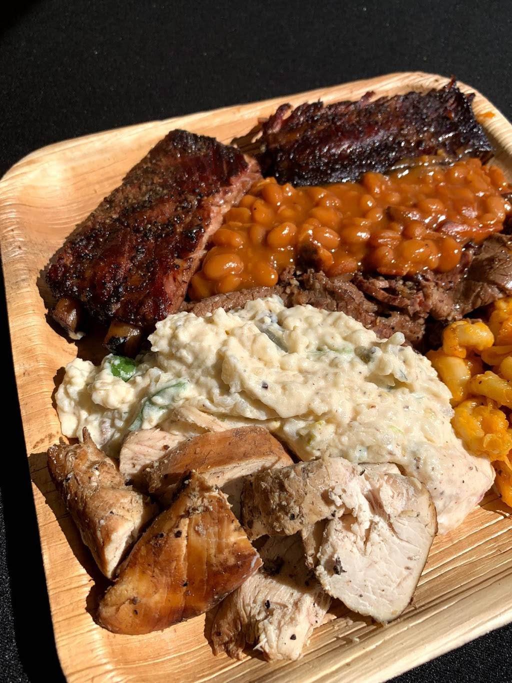 Its In the Sauce BBQ | restaurant | 1661 Pacific Ave Suite 12, Oxnard, CA 93033, USA | 8058151649 OR +1 805-815-1649