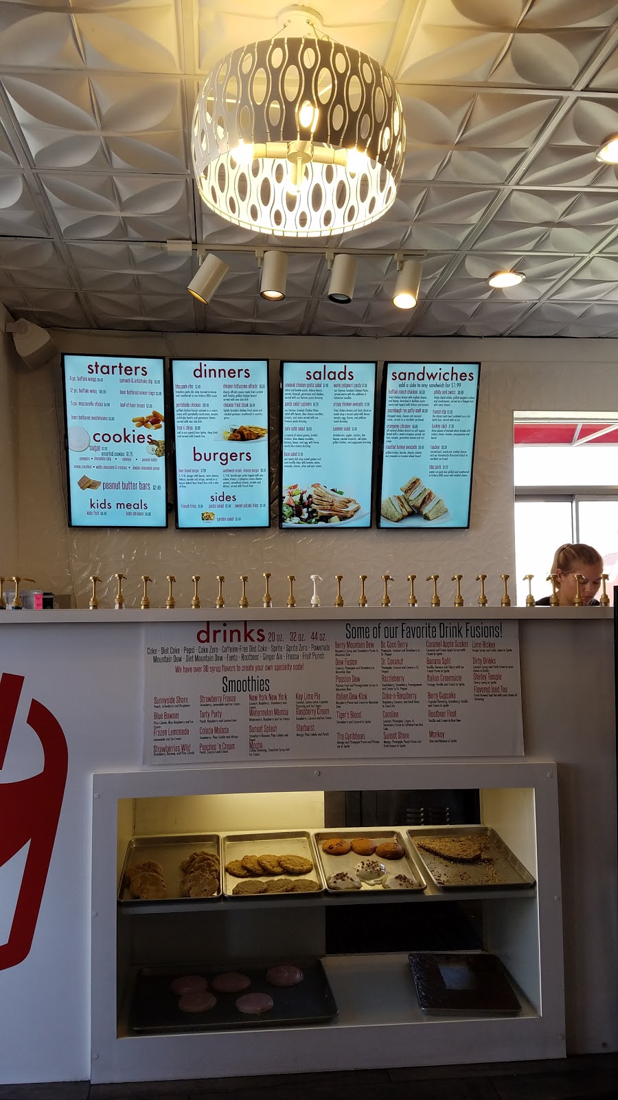 Hug-Hes Cafe | restaurant | 701 Main St, Layton, UT 84041, USA | 8016828372 OR +1 801-682-8372