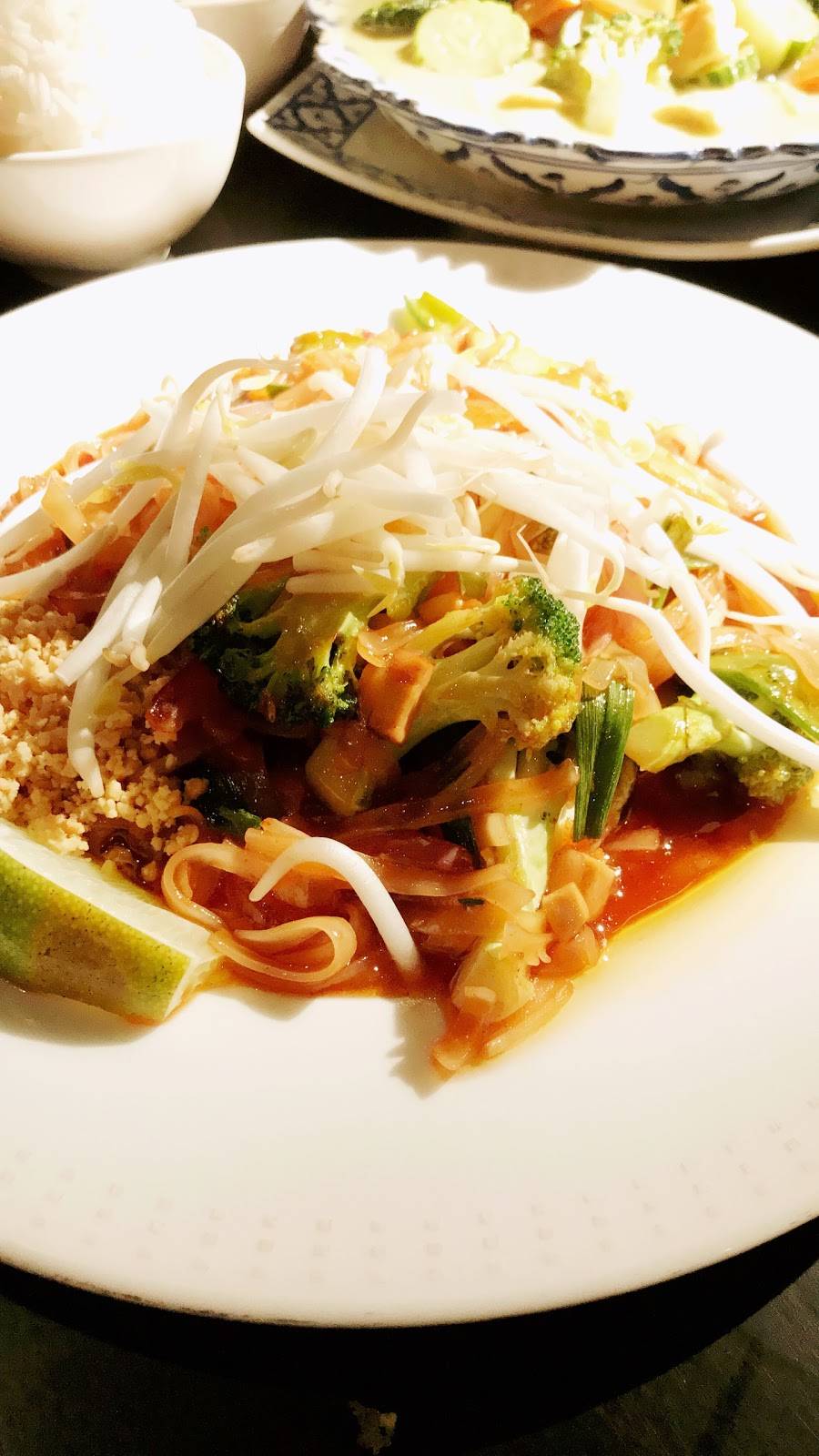 Sawadee | restaurant | 137 Newark Ave, Jersey City, NJ 07302, USA | 2014330888 OR +1 201-433-0888