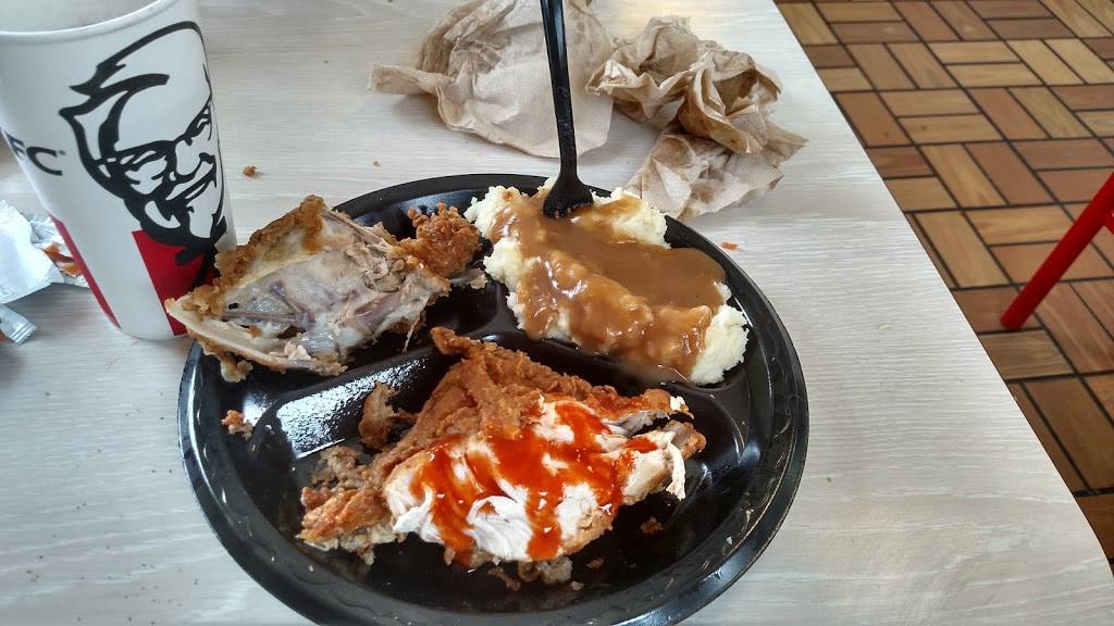 KFC | restaurant | 1706 W Market St, Bloomington, IL 61701, USA | 3098298932 OR +1 309-829-8932