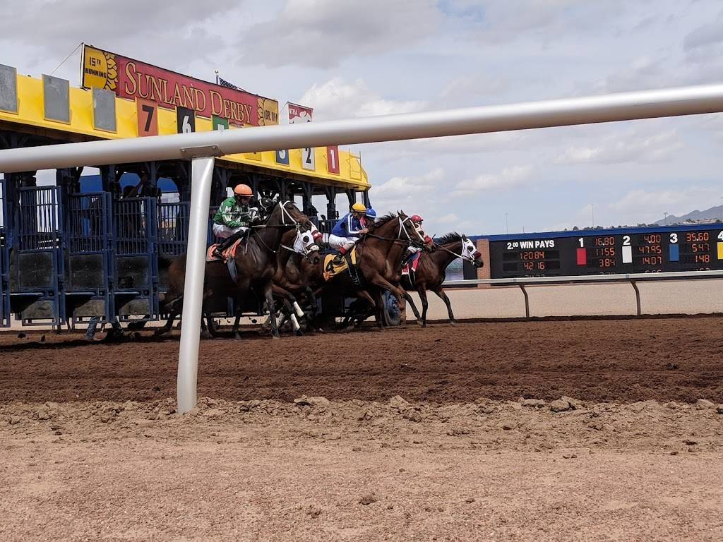 Sunland Park Racetrack & Casino | restaurant | 1200 Futurity Dr, Sunland Park, NM 88063, USA | 5758745200 OR +1 575-874-5200