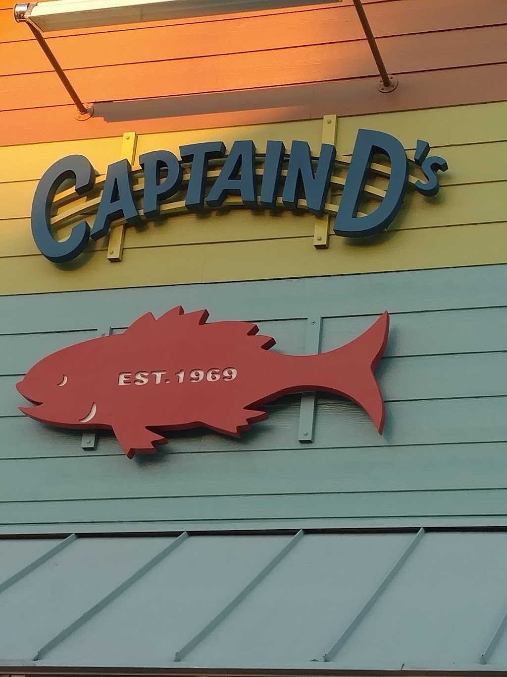 Captain Ds | restaurant | 151 Orange Ave, Tallahassee, FL 32301, USA | 8503251100 OR +1 850-325-1100