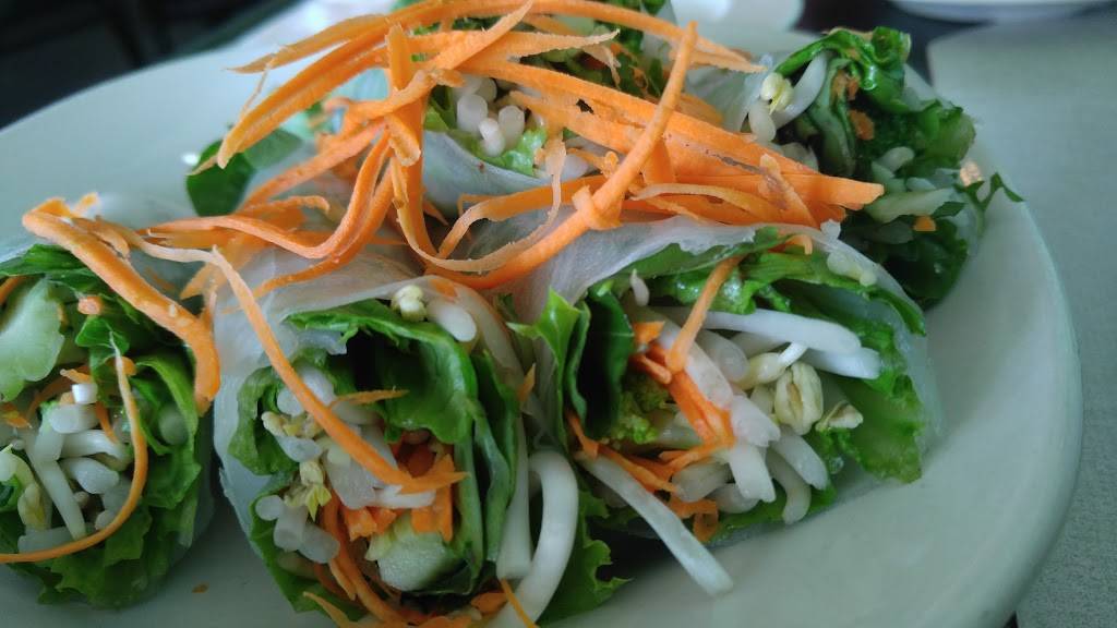 Kinnaree Thai Cuisine | restaurant | 1227 E 32nd St #1, Joplin, MO 64804, USA | 4177814442 OR +1 417-781-4442