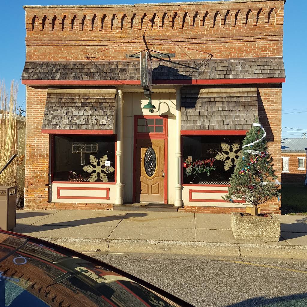 Piccolos Pizzeria | restaurant | 127 E Main St, Tiskilwa, IL 61368, USA | 8156464661 OR +1 815-646-4661