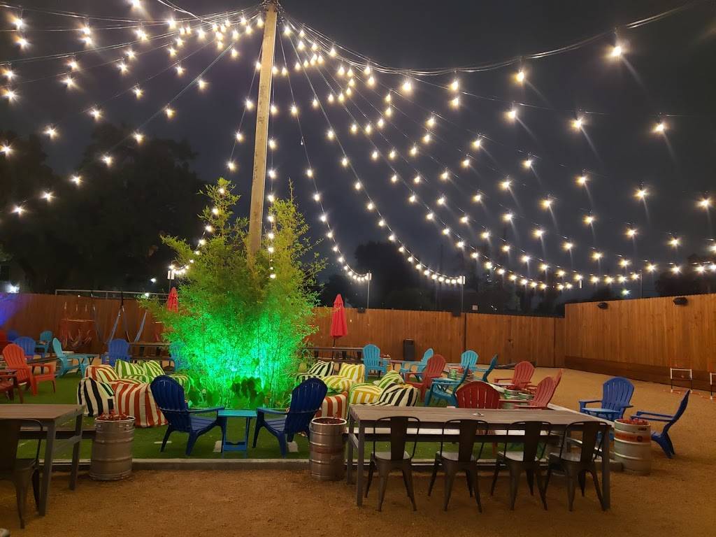 Social Beer Garden HTX | restaurant | 3101 San Jacinto St, Houston, TX 77004, USA | 7136369357 OR +1 713-636-9357