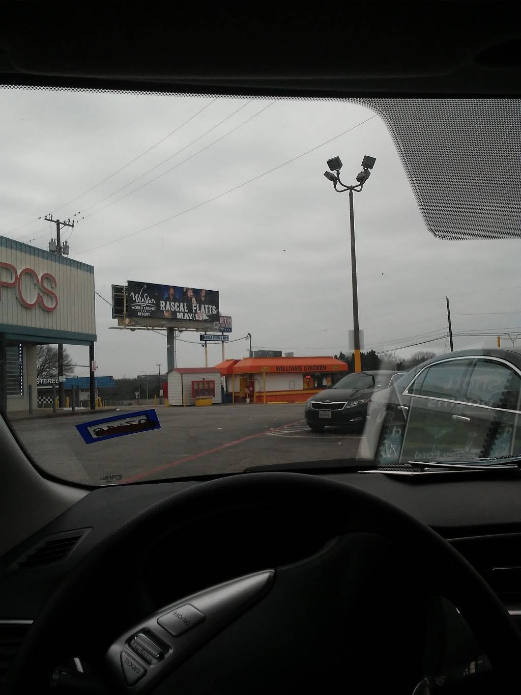 Williams Fried Chicken | restaurant | 6226 Marvin D Love Fwy, Dallas, TX 75237, USA | 2144670884 OR +1 214-467-0884