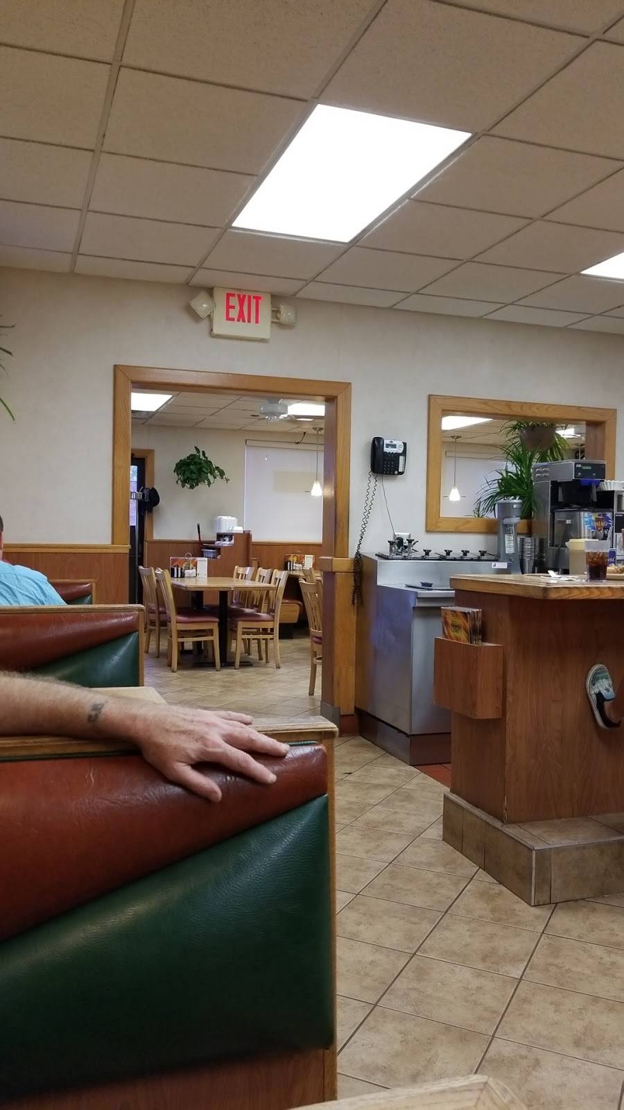 L Georges Coney Island | restaurant | 7335 N Middlebelt Rd, Westland, MI 48185, USA | 7344217500 OR +1 734-421-7500