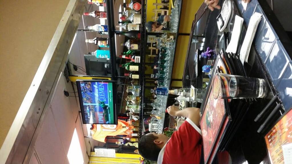 Los Molcajetes Taqueria | restaurant | 100 Knox Ct, Denver, CO 80219, USA | 3039340354 OR +1 303-934-0354