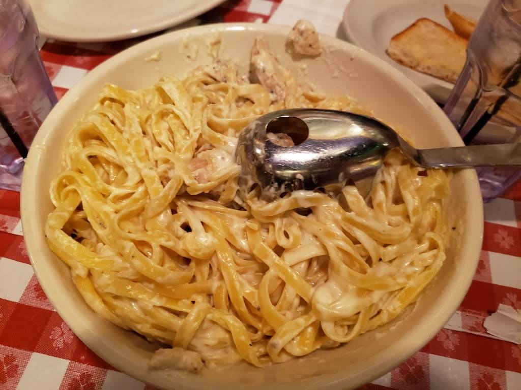 Buca di Beppo Italian Restaurant | restaurant | 38888 Six Mile Rd, Livonia, MI 48152, USA | 7344626442 OR +1 734-462-6442