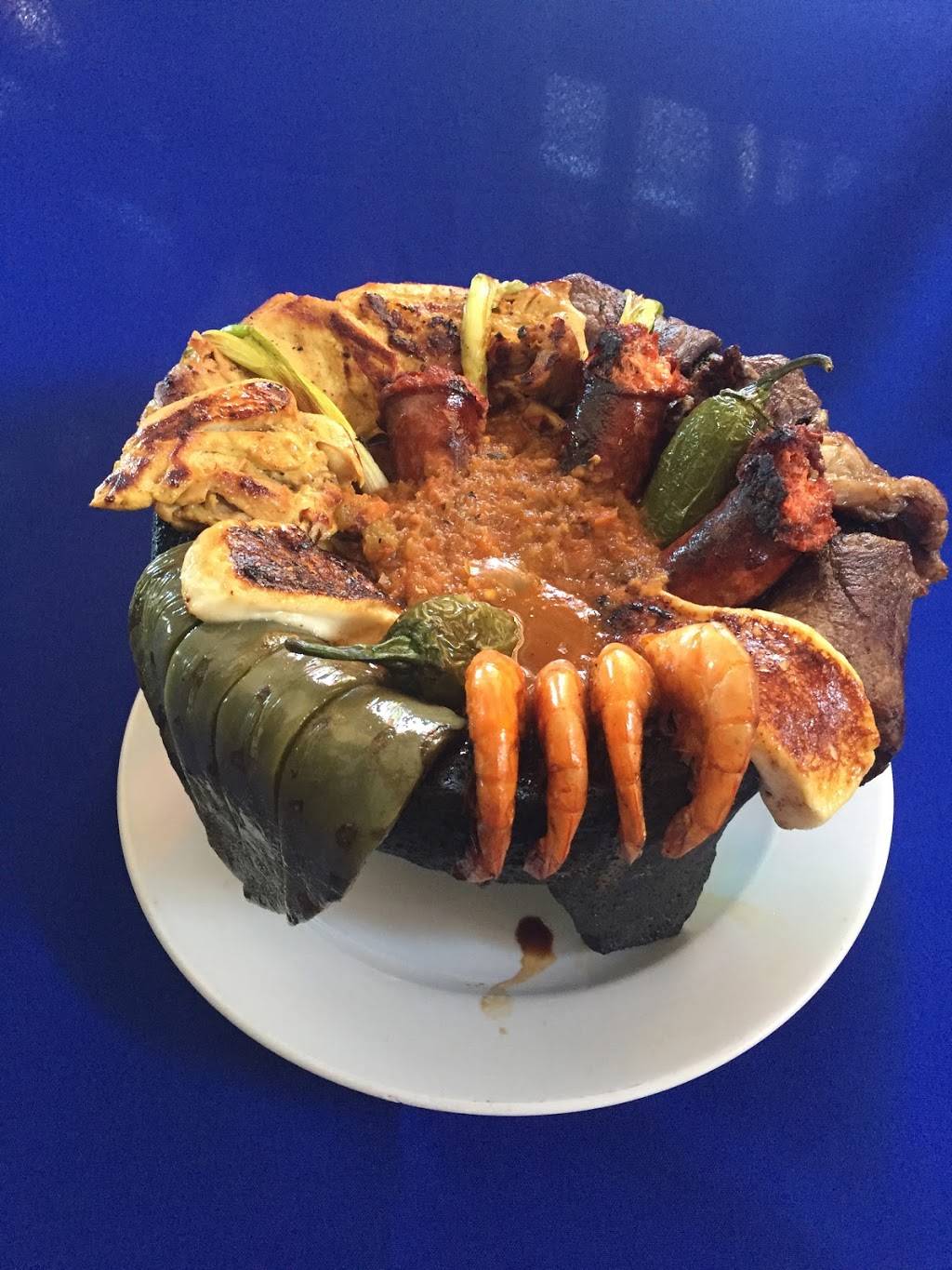 Mariscos Luna Bahia | restaurant | 6606 Pacific Blvd Suite 107, Huntington Park, CA 90255, USA | 3235872221 OR +1 323-587-2221