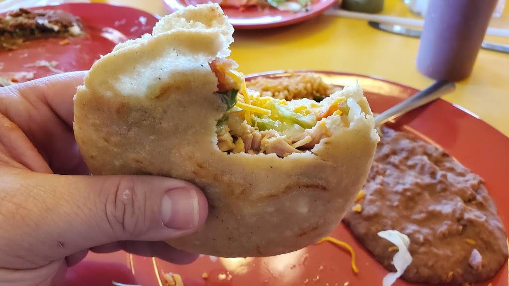 La Tia Bertha | restaurant | 7101 Bandera Rd, San Antonio, TX 78238, USA | 2103621057 OR +1 210-362-1057