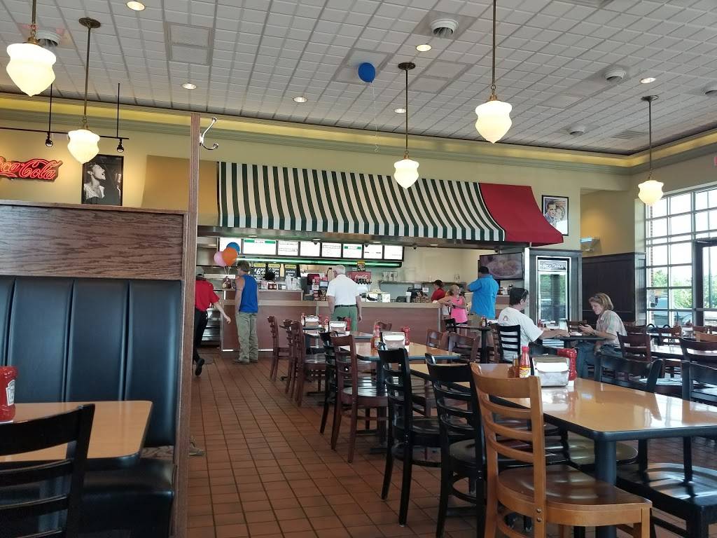 Smithfields Chicken N Bar-B-Q | restaurant | 1372 Tiki Ln, Burlington, NC 27215, USA | 3365869333 OR +1 336-586-9333