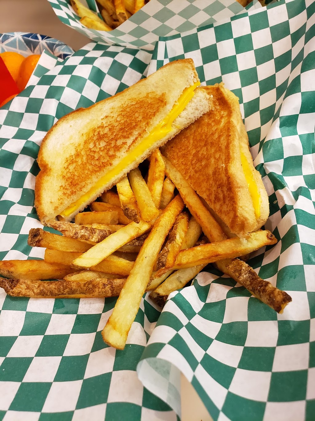 Columbia Cafe | restaurant | 3300 Central Ave NE, Minneapolis, MN 55418, USA | 6123805600 OR +1 612-380-5600