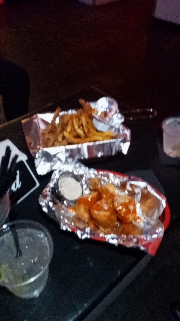 Crave/Society | restaurant | 2201 W Walnut St Unit A, Chicago, IL 60612, USA | 3122834253 OR +1 312-283-4253