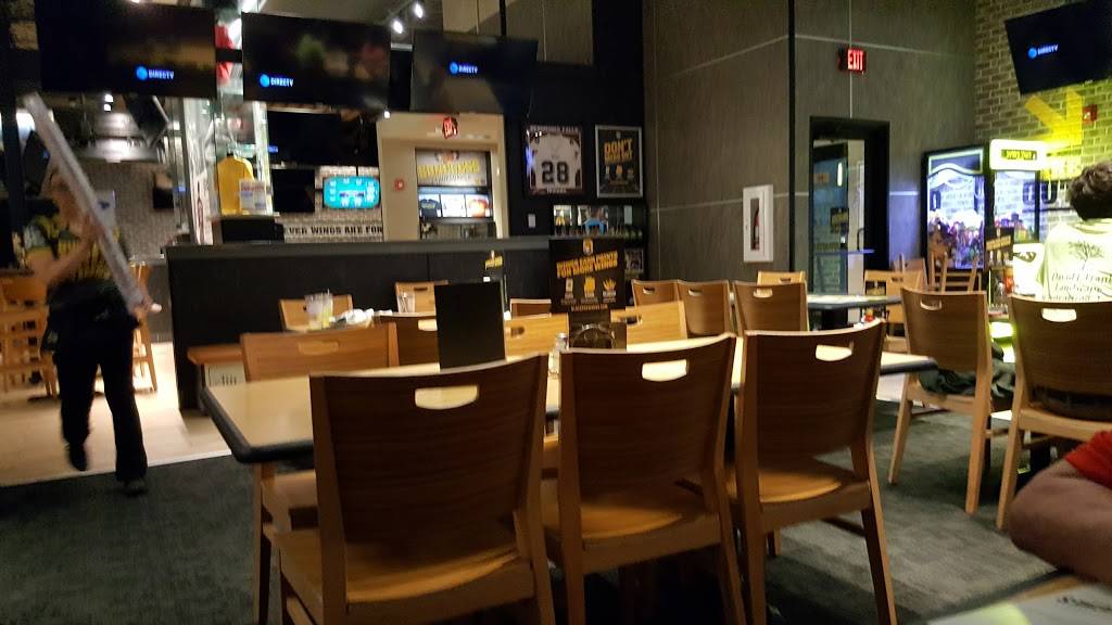 Buffalo Wild Wings | restaurant | N96 W17802 County Line Rd, Germantown, WI 53022, USA | 2622511780 OR +1 262-251-1780