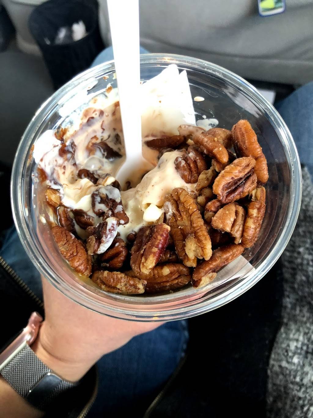 Caliches Frozen Custard | meal takeaway | 590 S Valley Dr, Las Cruces, NM 88005, USA | 5756475066 OR +1 575-647-5066