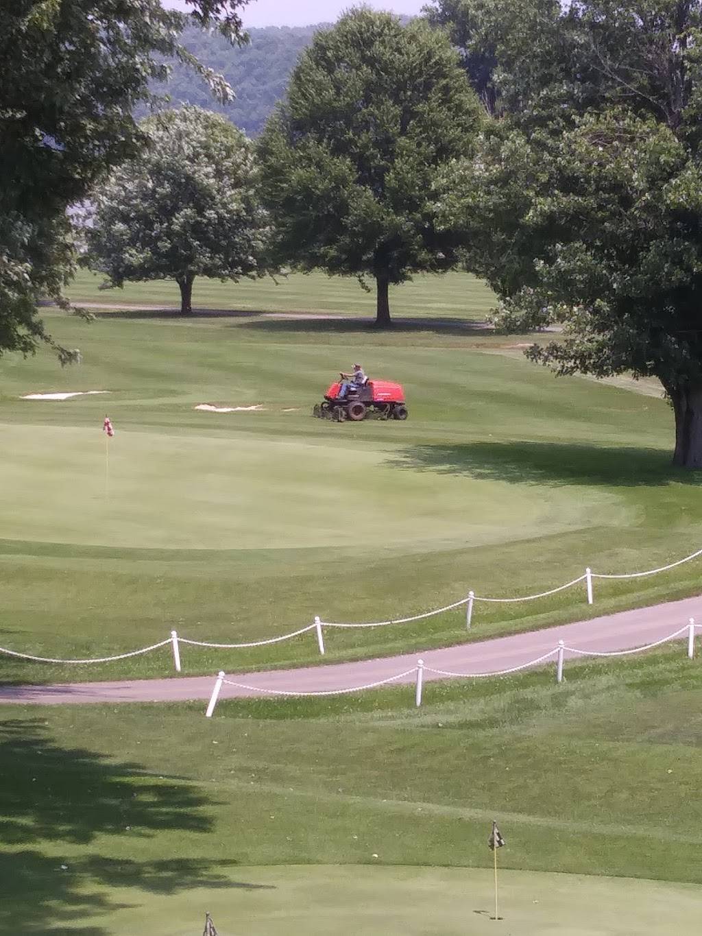 Fairway 4 | restaurant | 100 Liberty Ave, Rayland, OH 43943, USA | 7408594900 OR +1 740-859-4900