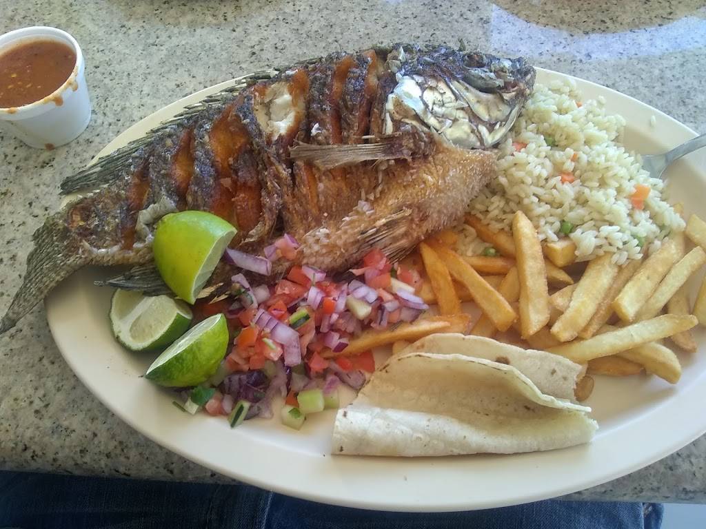 Mariscos Manzanillo | restaurant | 2124 Nadeau St, Los Angeles, CA 90001, USA | 3235853747 OR +1 323-585-3747