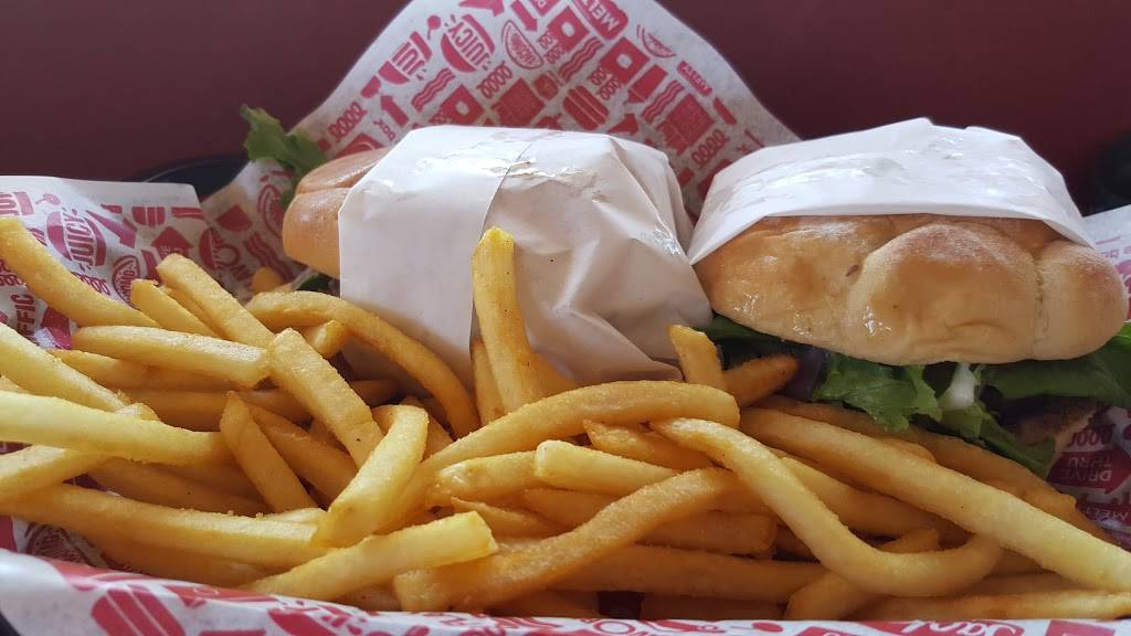 Jack in the Box | restaurant | 3838 Midway Dr, San Diego, CA 92110, USA | 6192242122 OR +1 619-224-2122