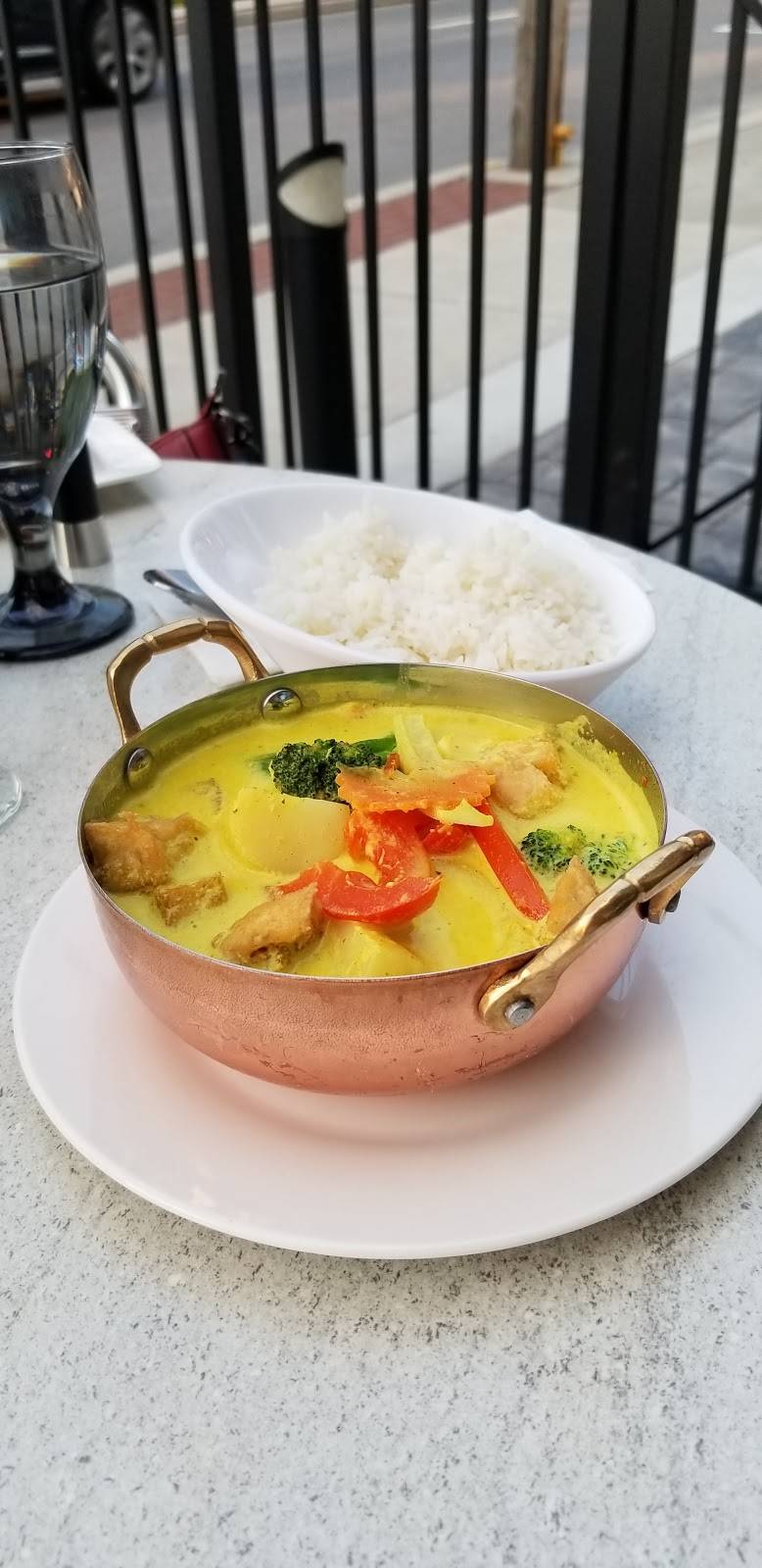 Café de Thai | restaurant | 420 W Cypress St, Kennett Square, PA 19348, USA | 6109242828 OR +1 610-924-2828