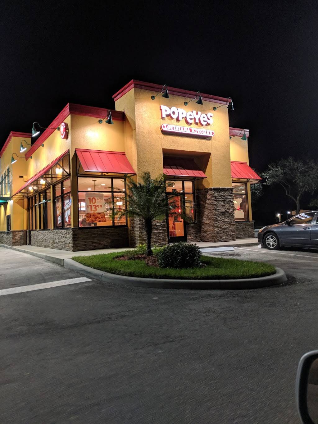 Popeyes Louisiana Kitchen | restaurant | 230 W Mitchell Hammock Rd, Oviedo, FL 32765, USA | 4072780577 OR +1 407-278-0577