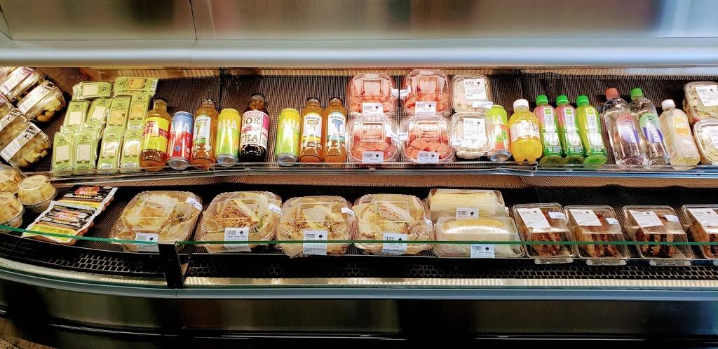 ZZ Market & Grill | meal takeaway | 210 Henry St, Detroit, MI 48201, USA | 3138160003 OR +1 313-816-0003