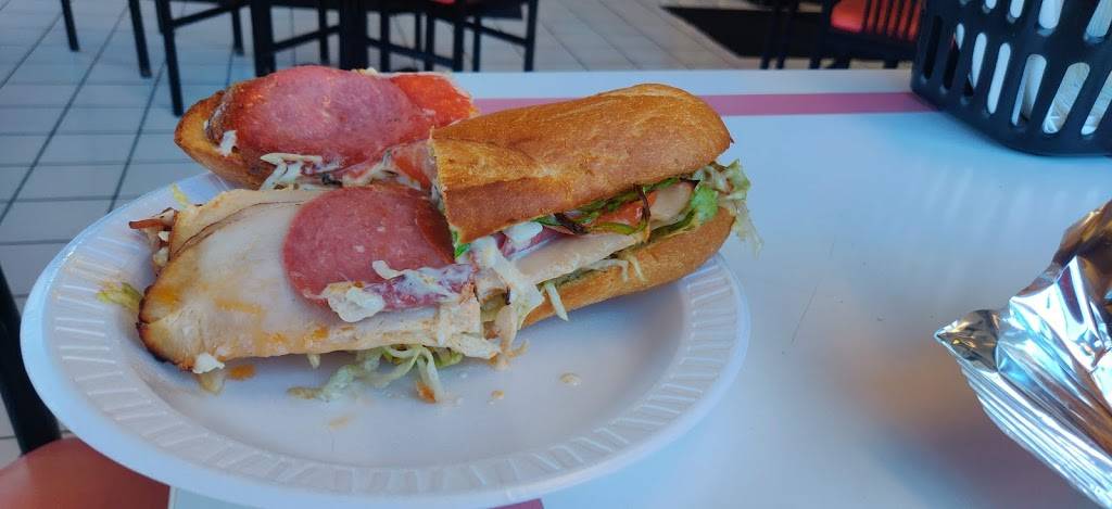 Stewies | restaurant | 804 Lake St S, Forest Lake, MN 55025, USA | 6514645889 OR +1 651-464-5889