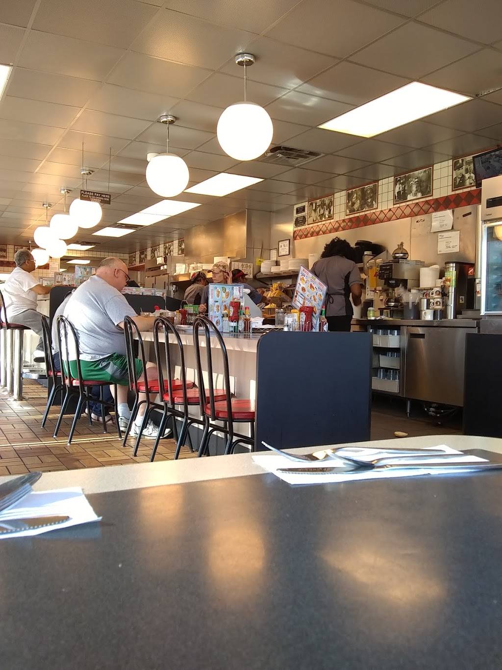 Waffle House | meal takeaway | 115 Westchester Dr, High Point, NC 27262, USA | 3368690022 OR +1 336-869-0022