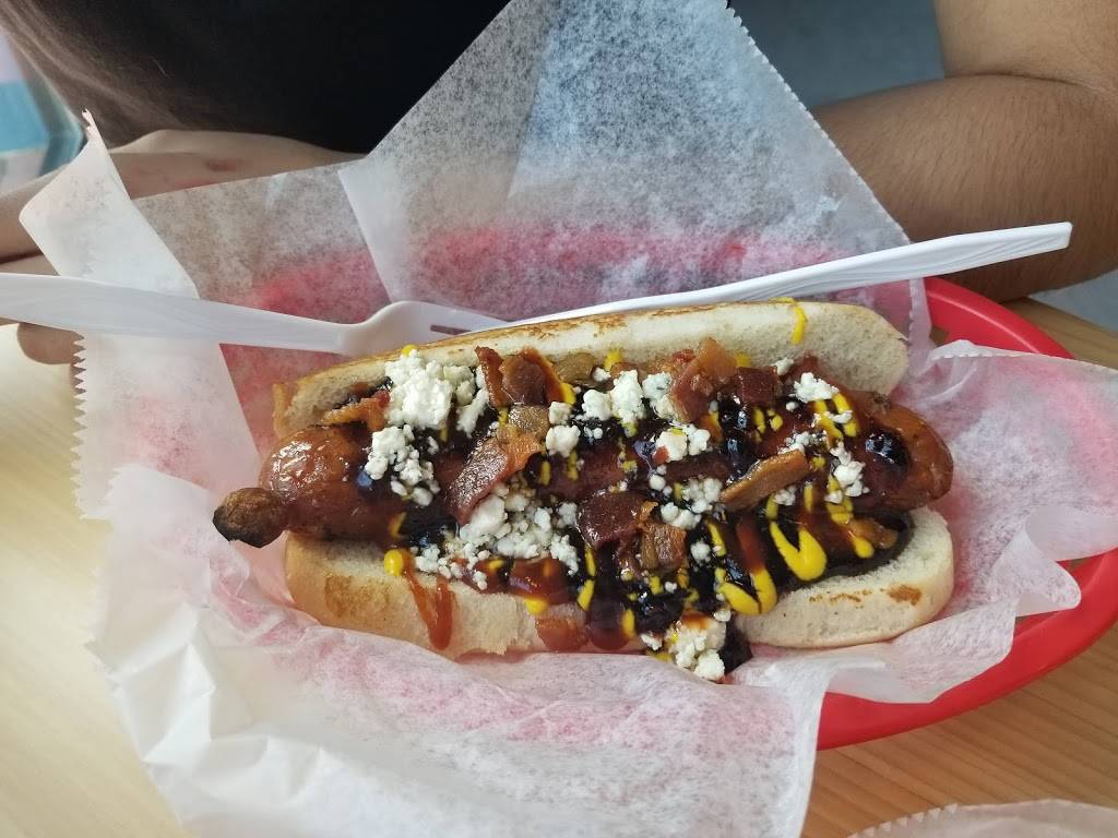 Dat Dog | restaurant | 101 Church Ave #1200, College Station, TX 77840, USA | 9797045257 OR +1 979-704-5257