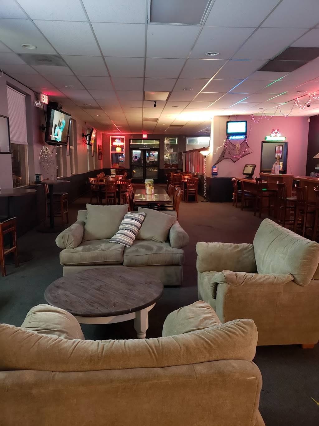 Shamrock Bar & Grill | restaurant | 4919 SE 82nd Ave, Portland, OR 97266, USA | 5037883453 OR +1 503-788-3453