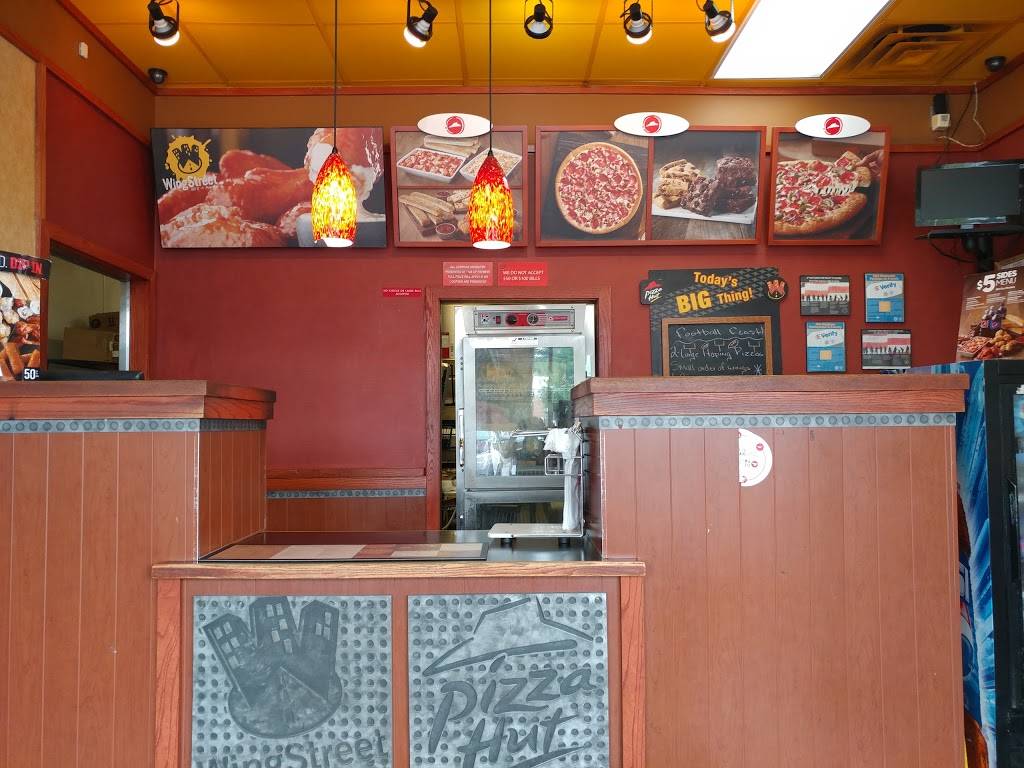 Pizza Hut | restaurant | 2336 Iverson St, Temple Hills, MD 20748, USA | 3013161769 OR +1 301-316-1769