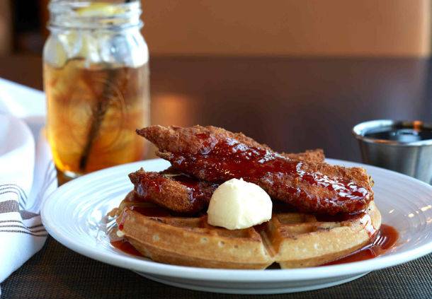 Table South Kitchen + Bar | restaurant | 2 Carter Plaza, Chattanooga, TN 37402, USA | 4237560002 OR +1 423-756-0002