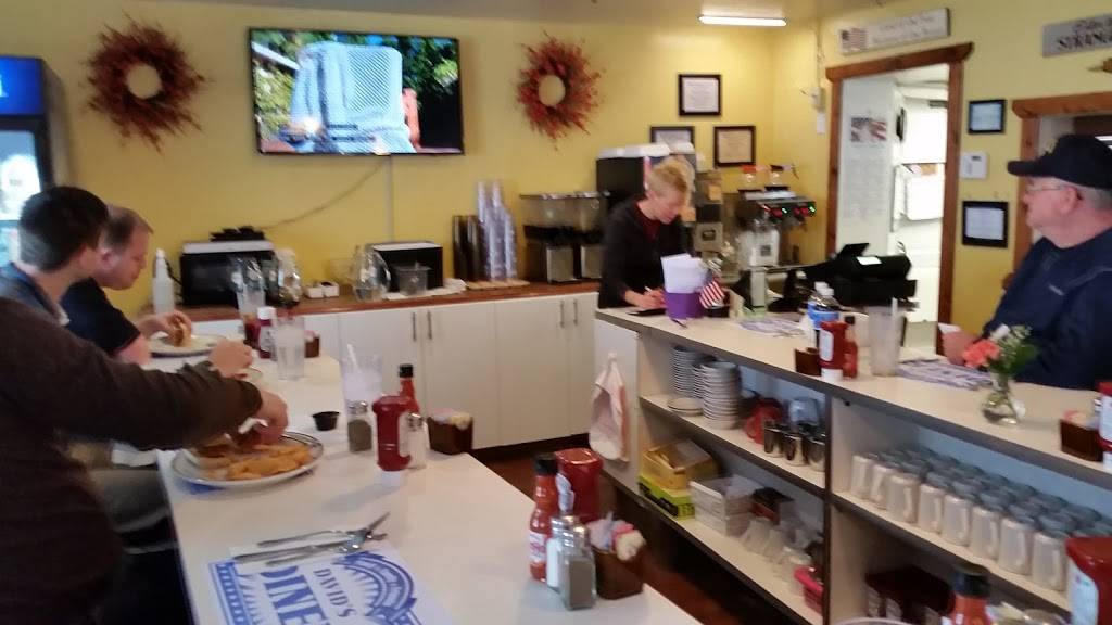 Davids Diner | restaurant | 2800 Freeport Rd, Springdale, PA 15144, USA | 4124638482 OR +1 412-463-8482