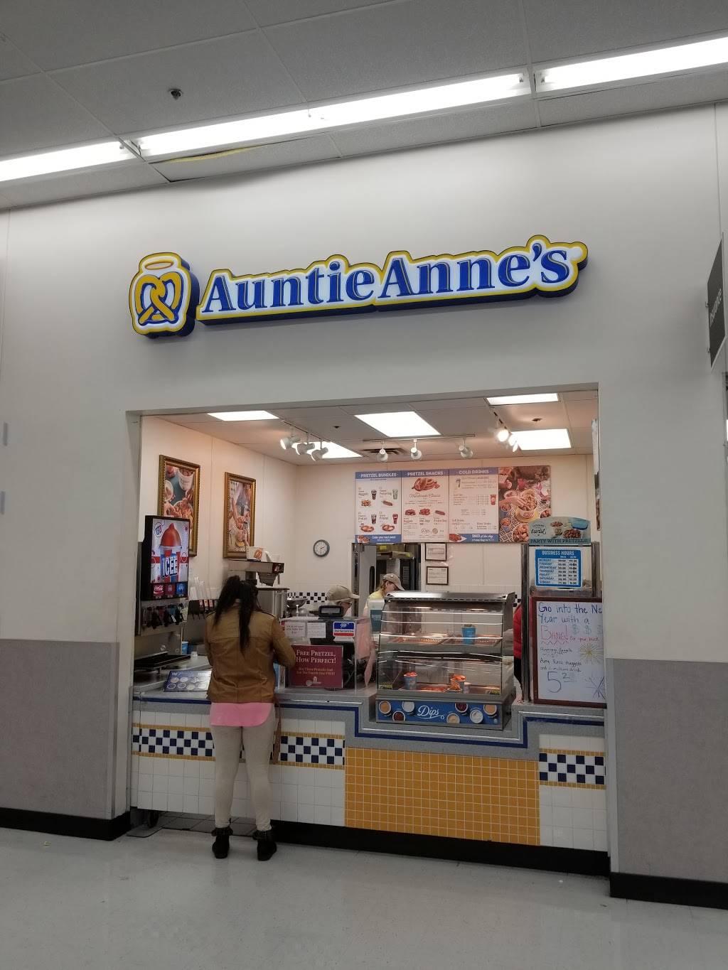 Auntie Annes | cafe | 200 US-80, Mesquite, TX 75150, USA | 9722896765 OR +1 972-289-6765
