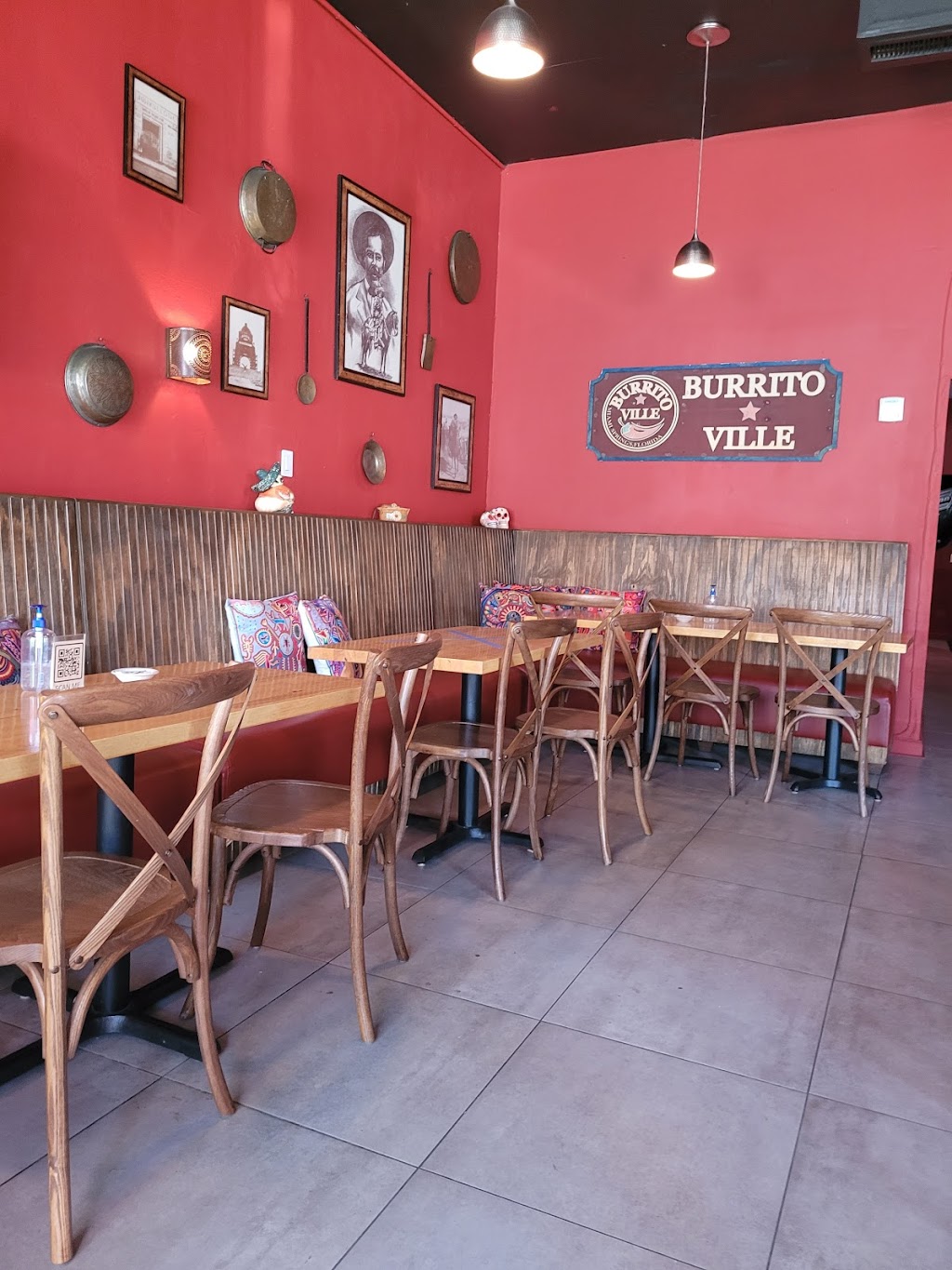 Burritoville | restaurant | 61 Curtiss Pkwy, Miami Springs, FL 33166, USA | 3058632224 OR +1 305-863-2224