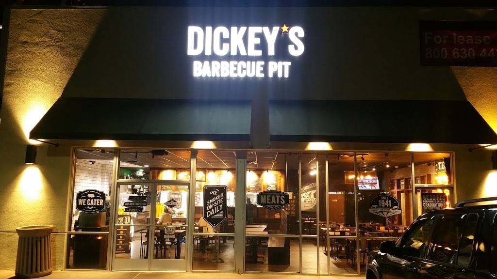 Dickeys Barbecue Pit | restaurant | 116 E Compton Blvd, Compton, CA 90220, USA | 3108681444 OR +1 310-868-1444