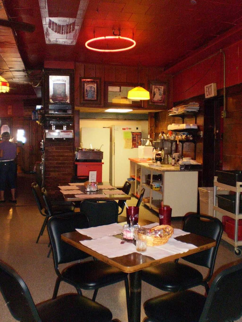 Charlies Tavern | restaurant | 111 W Porter St, Albion, MI 49224, USA | 5176299582 OR +1 517-629-9582