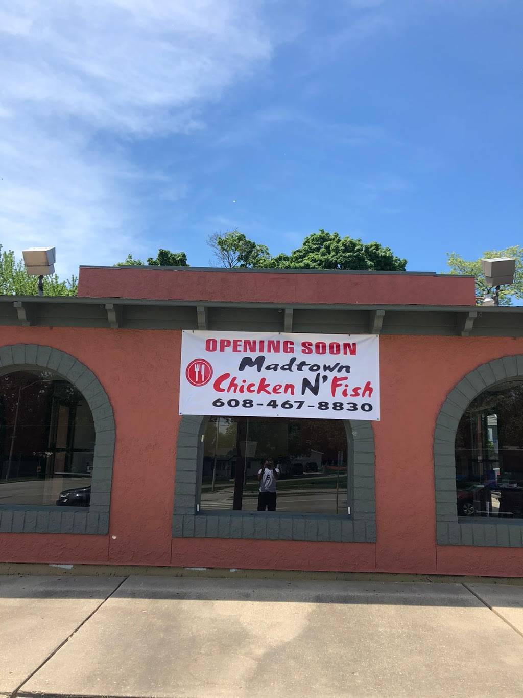 Madtown Chicken N Fish | restaurant | 1920 S Park St, Madison, WI 53713, USA | 6084678830 OR +1 608-467-8830