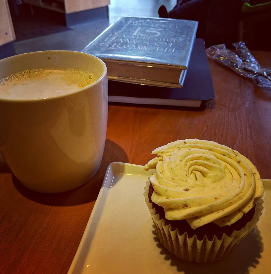 Starbucks | cafe | 7045 Berry Rd A1, Accokeek, MD 20607, USA | 3012833724 OR +1 301-283-3724