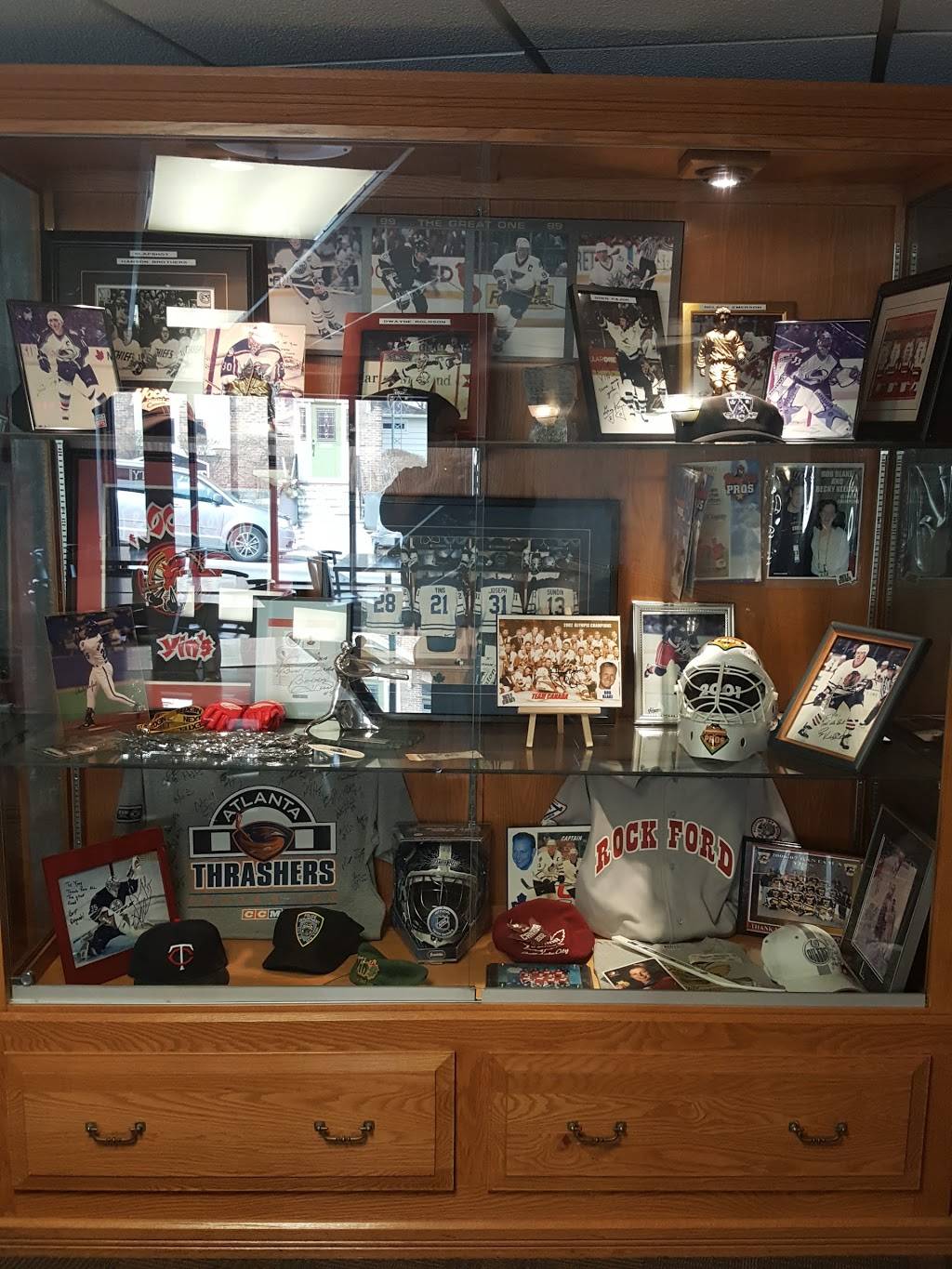 Yins Restaurant | meal takeaway | 40 Main St S, Waterford, ON N0E 1Y0, Canada | 5194438678 OR +1 519-443-8678