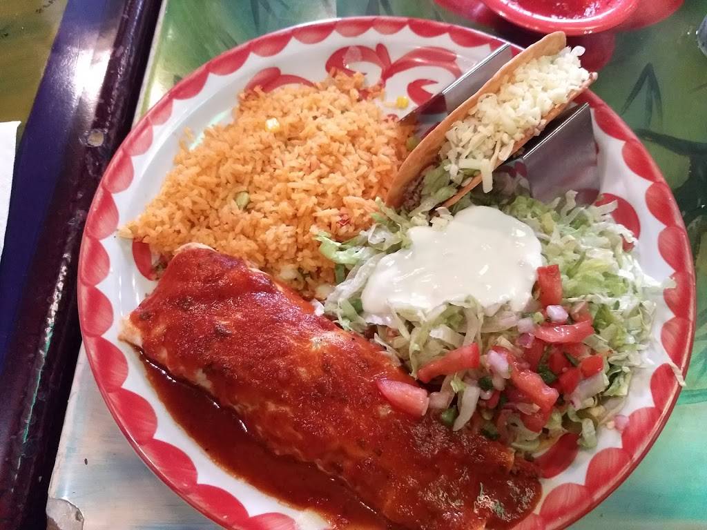 La Mesa Mexican Restaurant | restaurant | 3036 S Expressway St, Council Bluffs, IA 51501, USA | 7122562762 OR +1 712-256-2762