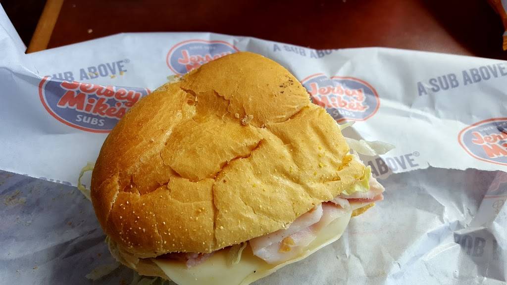 Jersey Mikes Subs | meal takeaway | 1911 Springwood Rd, York, PA 17403, USA | 7179001906 OR +1 717-900-1906